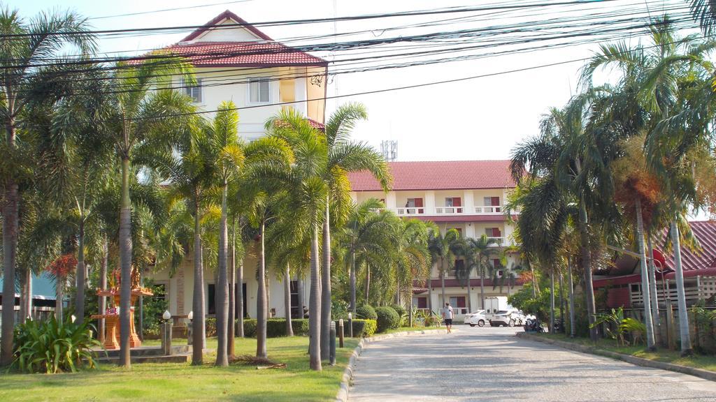 A.P.Garden Hotell Kalasin Exteriör bild